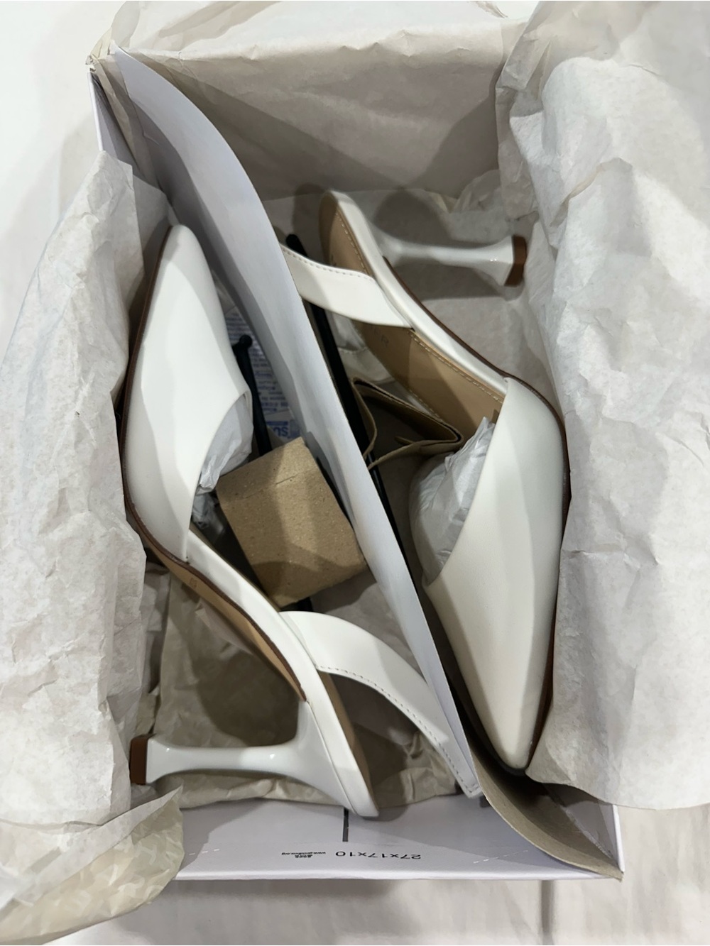 Marc Fisher White Pointed Slingback Heels - Picture 3 of 7